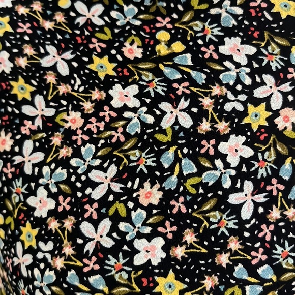 LOFT floral mixed media short-sleeved ruffled sleeve blouse XL - Picture 4 of 7